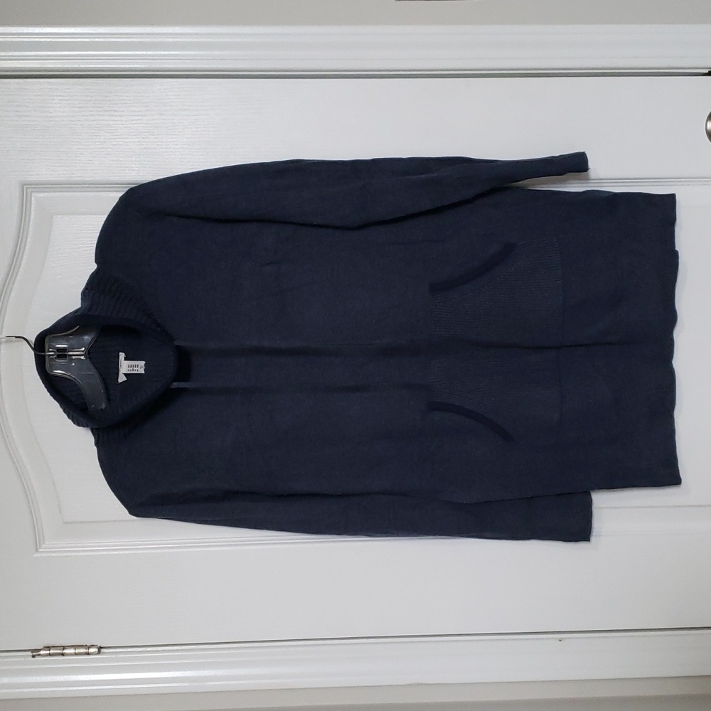 3/$25 Thyme Maternity long sweater, size M